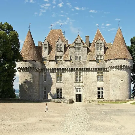 Holiday home Snug Cottage In Saint Eutrope De Born With Pool Saint-Eutrope-de-Born